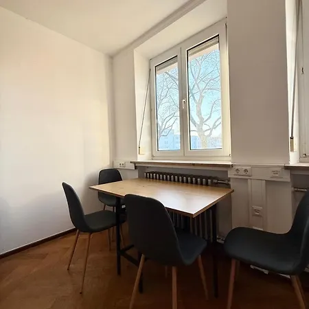 Mit Mehreren Zimmern Im Schlachthofquartier - Ideal Fuer Monteure Аугсбург